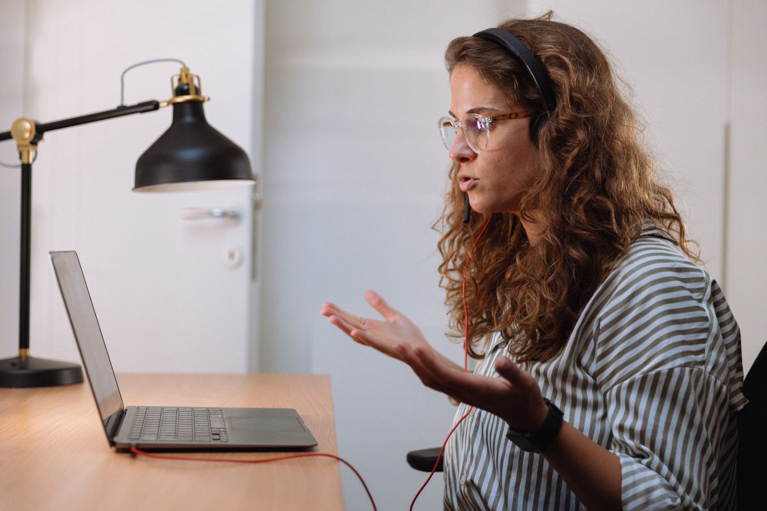 young woman in teletherapy